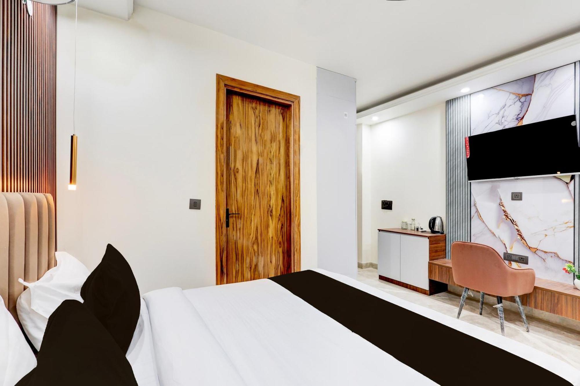 Super Hotel O Sector 43 Gurgáon Kültér fotó